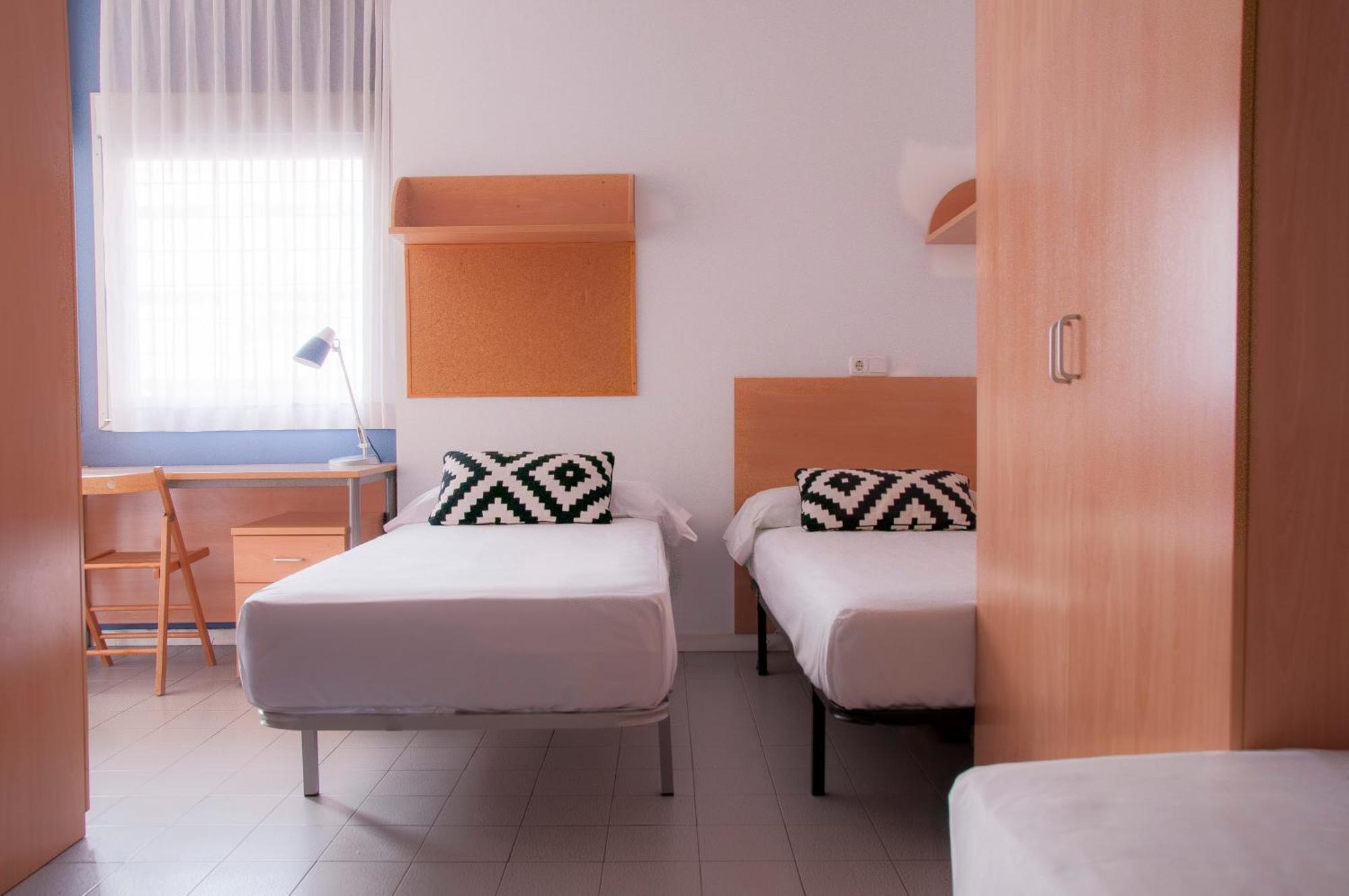 Apartmán Residencia Resa Tomas Alfaro Fournier Vitoria-Gasteiz Exteriér fotografie